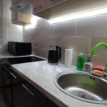 Beautiful Renovated Apartment *